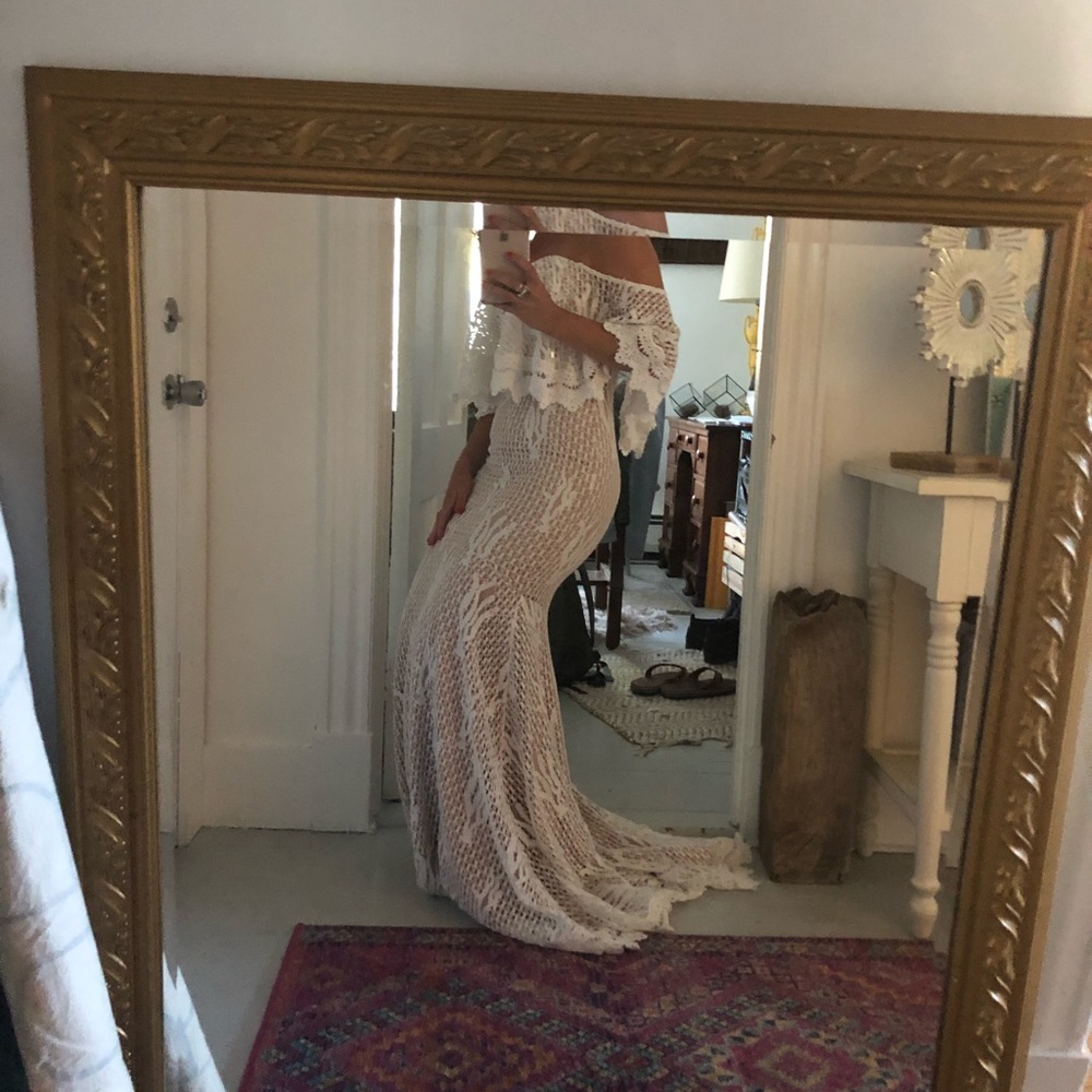 Lace off the shoulder gown // Size 2